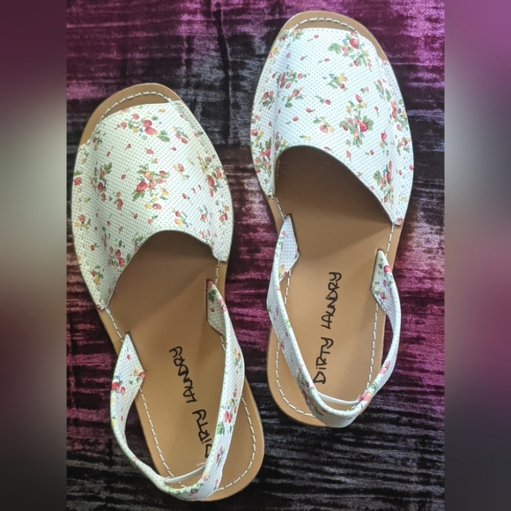 Floral Sling Back Sandals: Think Spring!